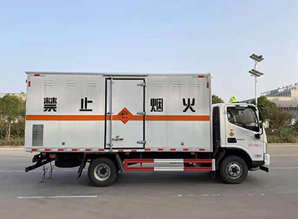 南开乡爆破器材运输车