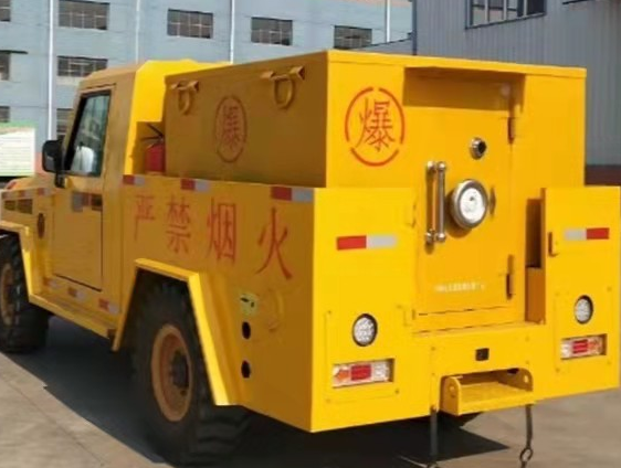 南开乡凯龙爆破器材运输车：保障爆破任务的安全运行